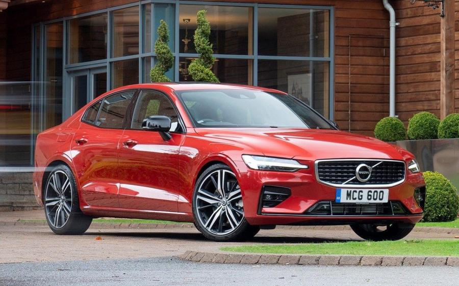 Volvo S60 T5 R-Design (UK) '2019